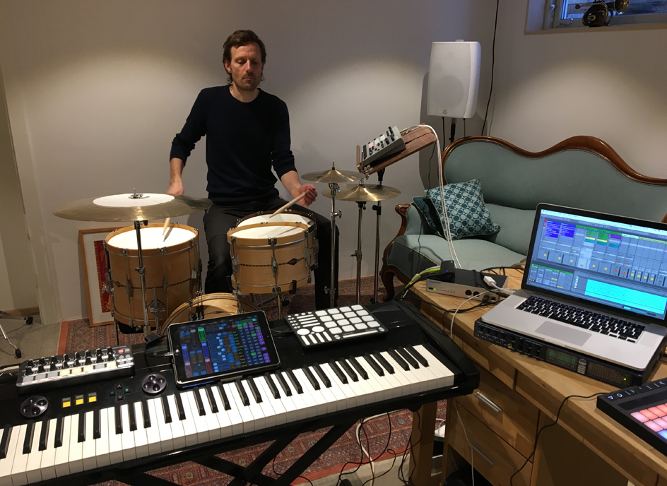Duo at Ricard's place, Hajom